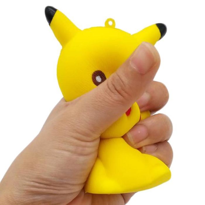 squishy pikachu écrasé